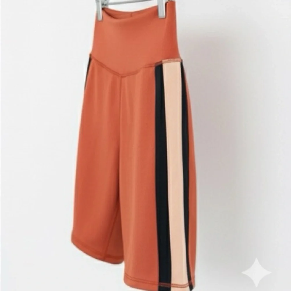 Mariia Burnt Orange Rust Active Crop Top tie front and Biker Shorts adult XS NWT